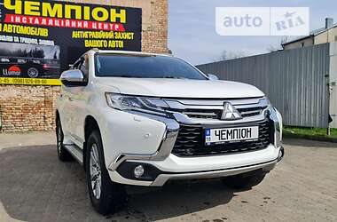 Позашляховик / Кросовер Mitsubishi Pajero Sport 2019 в Рівному