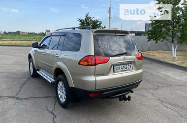Внедорожник / Кроссовер Mitsubishi Pajero Sport 2011 в 