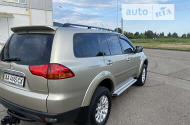 Внедорожник / Кроссовер Mitsubishi Pajero Sport 2011 в 