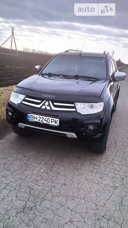 Внедорожник / Кроссовер Mitsubishi Pajero Sport 2013 в Благовещенском