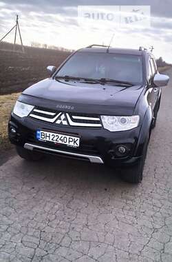 Mitsubishi Pajero Sport 2013