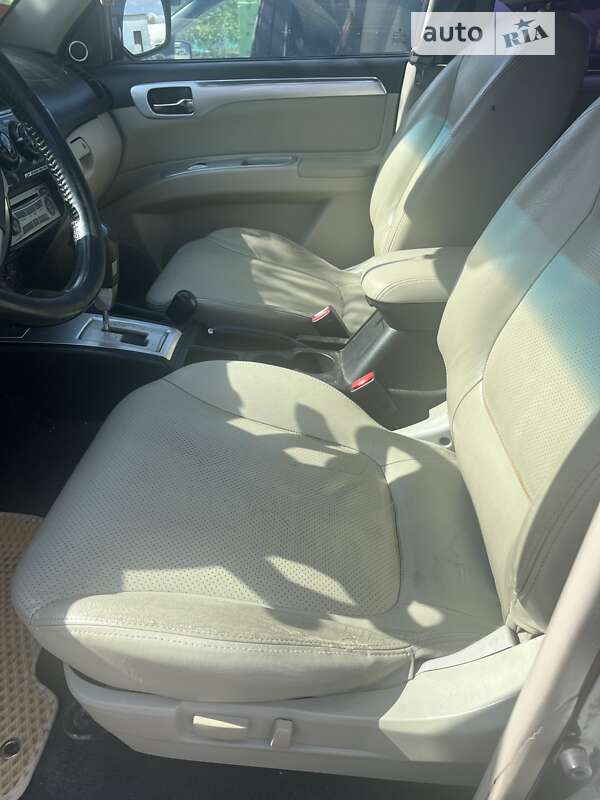 Внедорожник / Кроссовер Mitsubishi Pajero Sport 2010 в Новоднестровске