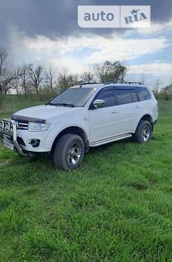 Внедорожник / Кроссовер Mitsubishi Pajero Sport 2013 в Кривом Роге
