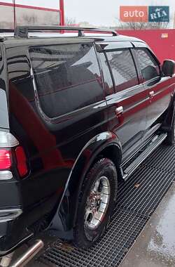 Внедорожник / Кроссовер Mitsubishi Pajero Sport 2000 в 