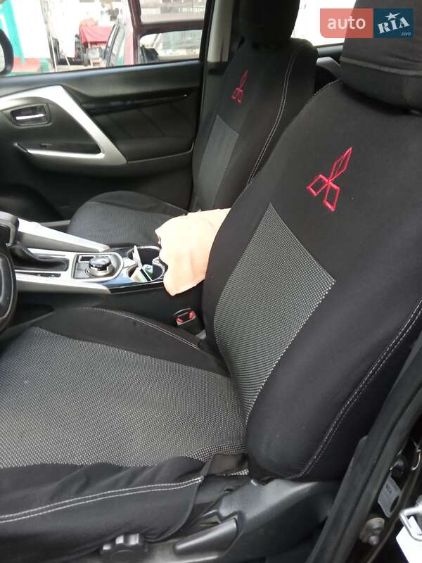 Внедорожник / Кроссовер Mitsubishi Pajero Sport 2017 в Криничках