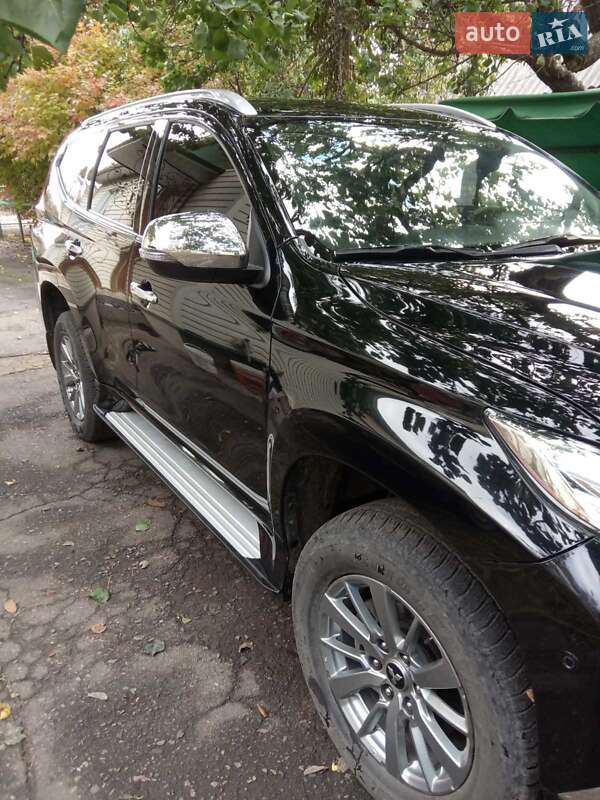 Внедорожник / Кроссовер Mitsubishi Pajero Sport 2017 в Криничках