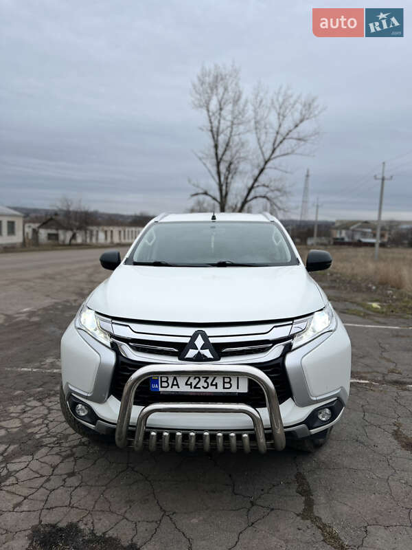 Mitsubishi Pajero Sport 2016