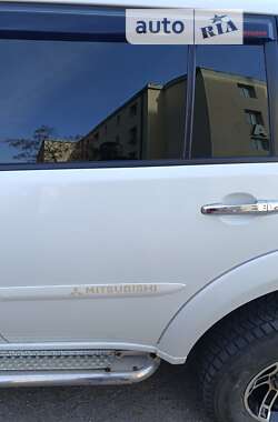 Внедорожник / Кроссовер Mitsubishi Pajero Sport 2013 в Кривом Роге