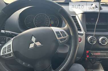 Позашляховик / Кросовер Mitsubishi Pajero Sport 2013 в Харкові