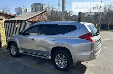 Mitsubishi Pajero Sport 2017