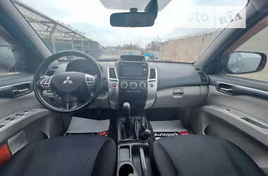 Позашляховик / Кросовер Mitsubishi Pajero Sport 2013 в Запоріжжі