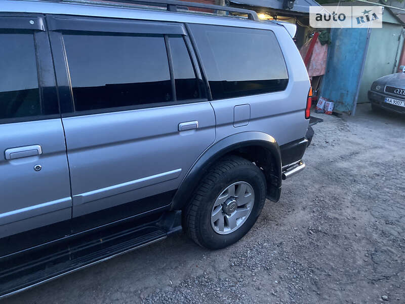 Внедорожник / Кроссовер Mitsubishi Pajero Sport 2004 в Киеве