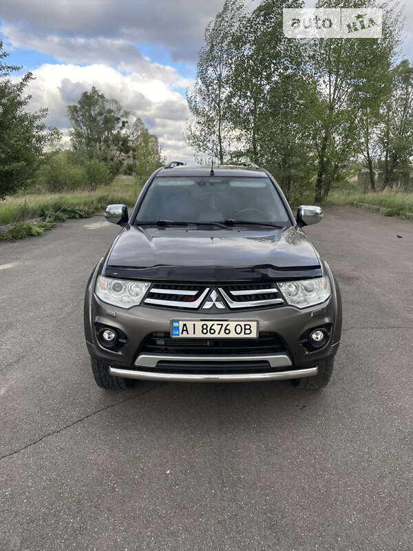Mitsubishi Pajero Sport 2013