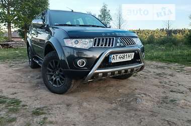 Mitsubishi Pajero Sport 2012