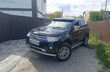 Mitsubishi Pajero Sport 2015