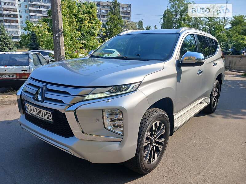 Внедорожник / Кроссовер Mitsubishi Pajero Sport 2020 в Киеве