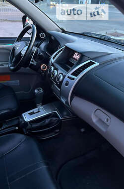 Позашляховик / Кросовер Mitsubishi Pajero Sport 2012 в Дніпрі