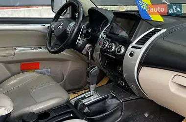 Mitsubishi Pajero Sport 2012