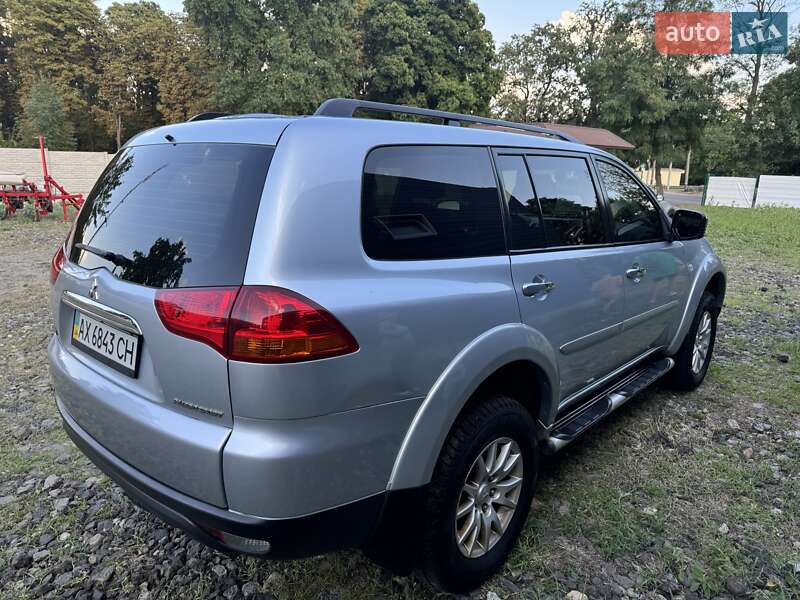 Внедорожник / Кроссовер Mitsubishi Pajero Sport 2010 в Покотиловке