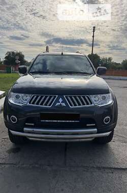 Внедорожник / Кроссовер Mitsubishi Pajero Sport 2010 в Любаре