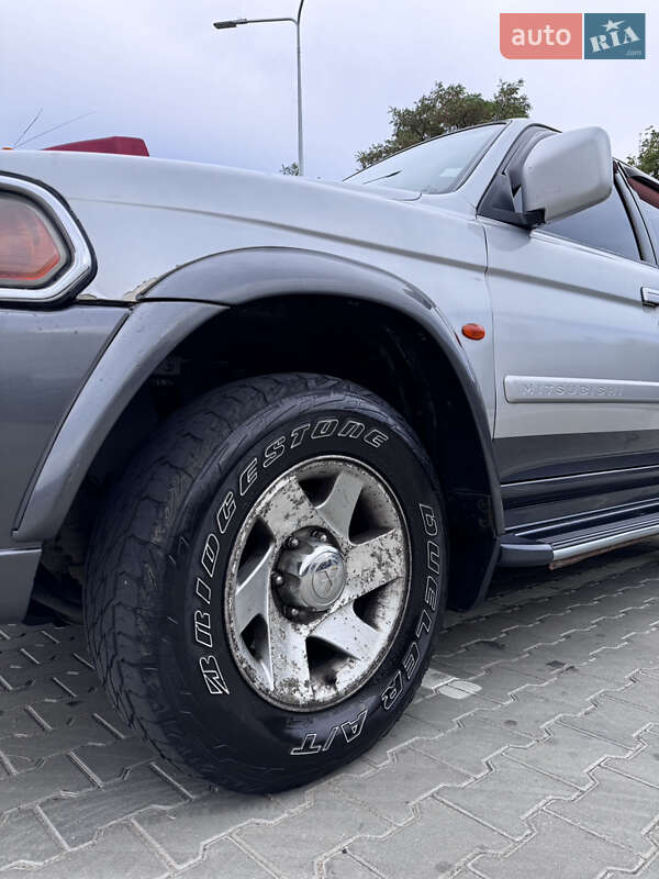 Позашляховик / Кросовер Mitsubishi Pajero Sport 2002 в Одесі
