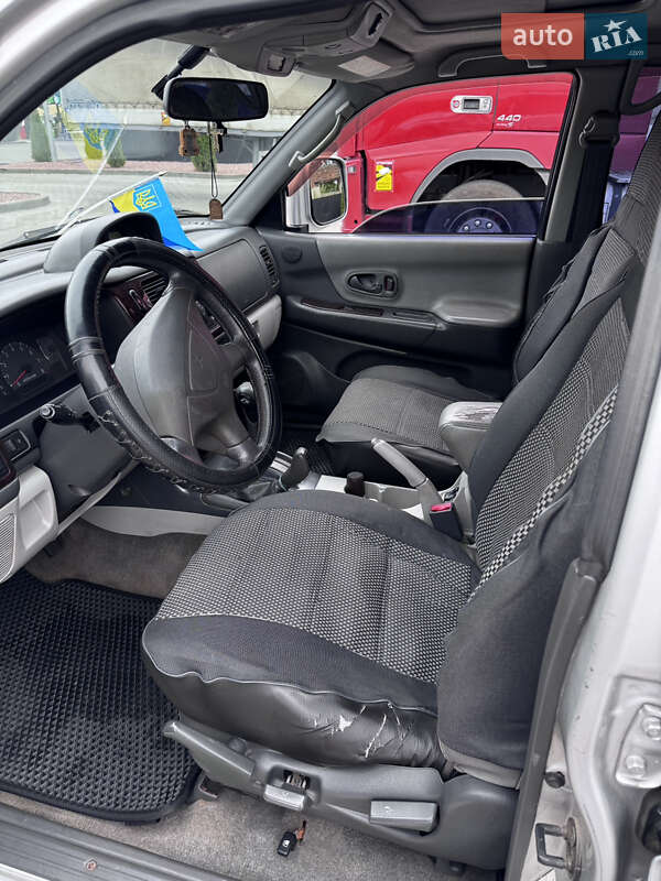 Позашляховик / Кросовер Mitsubishi Pajero Sport 2002 в Одесі