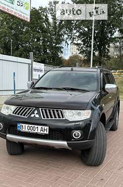 Внедорожник / Кроссовер Mitsubishi Pajero Sport 2010 в Полтаве