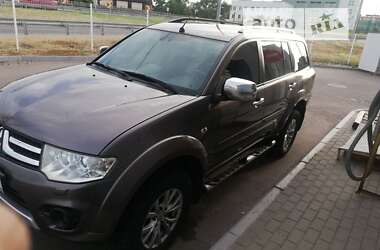 Внедорожник / Кроссовер Mitsubishi Pajero Sport 2014 в Киеве