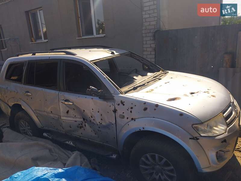 Внедорожник / Кроссовер Mitsubishi Pajero Sport 2013 в Изюме