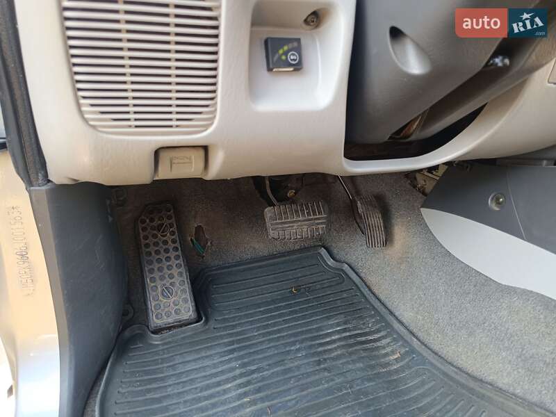 Внедорожник / Кроссовер Mitsubishi Pajero Sport 2006 в Глухове