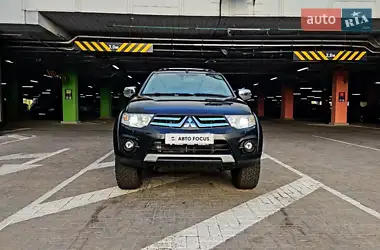 Mitsubishi Pajero Sport 2014
