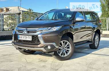 Внедорожник / Кроссовер Mitsubishi Pajero Sport 2017 в Киеве