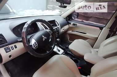 Позашляховик / Кросовер Mitsubishi Pajero Sport 2010 в Києві