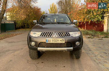 Mitsubishi Pajero Sport 2011