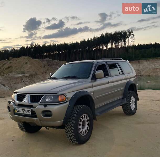 Внедорожник / Кроссовер Mitsubishi Pajero Sport 2006 в 