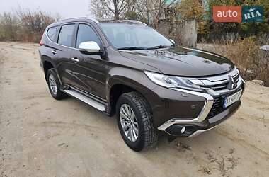 Внедорожник / Кроссовер Mitsubishi Pajero Sport 2016 в Киеве