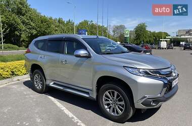 Внедорожник / Кроссовер Mitsubishi Pajero Sport 2018 в Львове