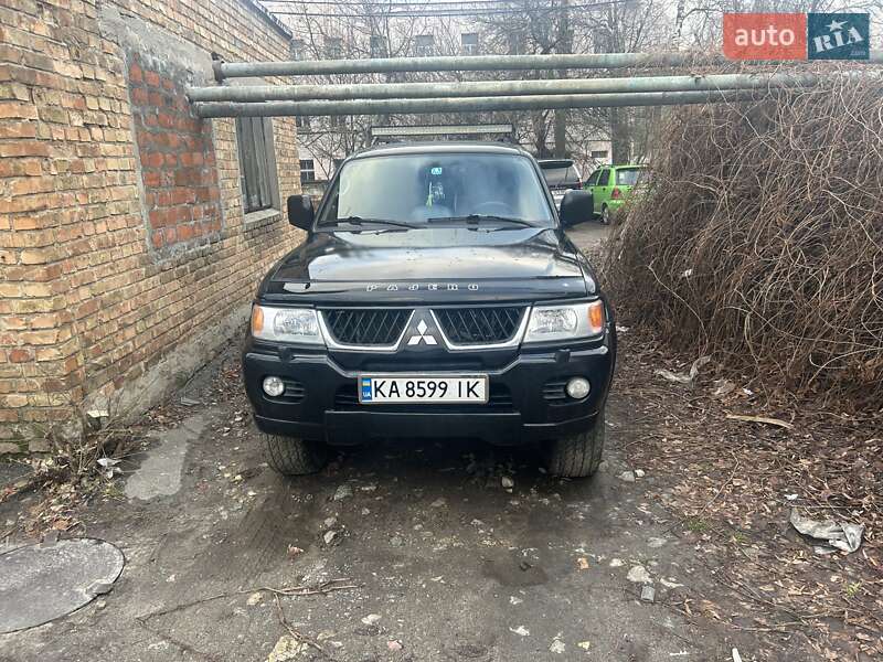 Внедорожник / Кроссовер Mitsubishi Pajero Sport 2008 в 