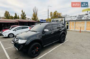 Позашляховик / Кросовер Mitsubishi Pajero Sport 2014 в Києві