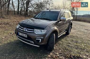 Позашляховик / Кросовер Mitsubishi Pajero Sport 2014 в Рокитному