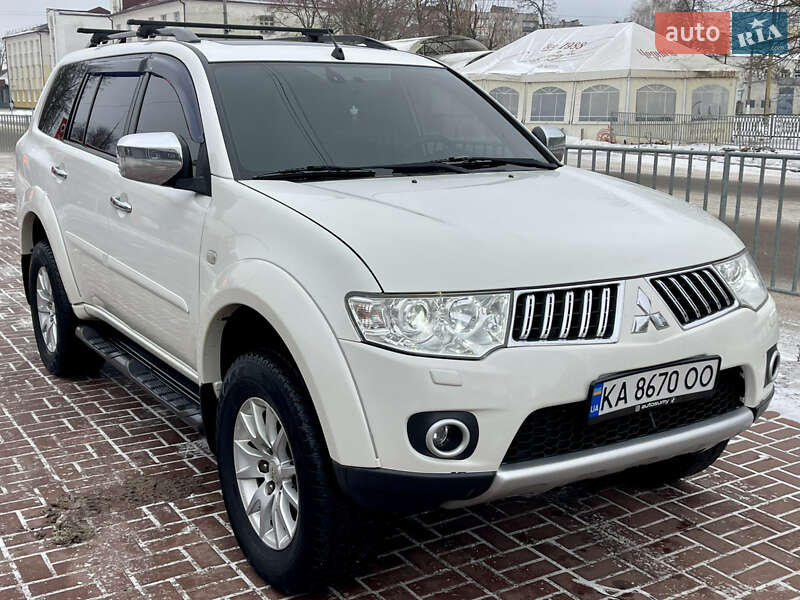 Позашляховик / Кросовер Mitsubishi Pajero Sport 2012 в Сумах