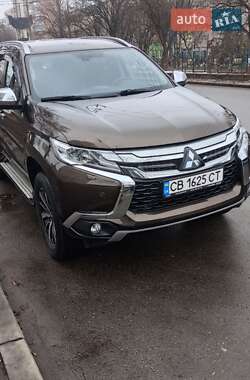 Позашляховик / Кросовер Mitsubishi Pajero Sport 2018 в Чернігові