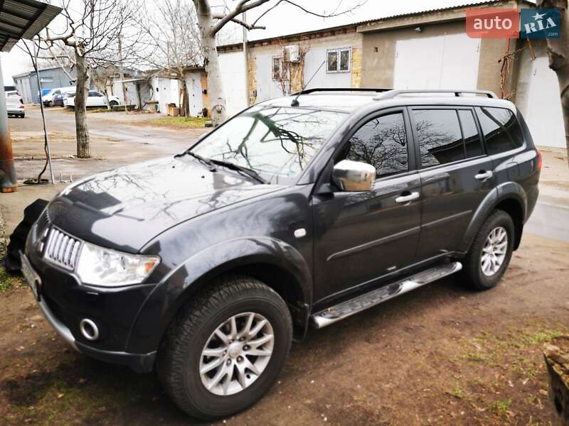 Позашляховик / Кросовер Mitsubishi Pajero Sport 2011 в Одесі