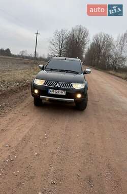 Внедорожник / Кроссовер Mitsubishi Pajero Sport 2011 в Черняхове