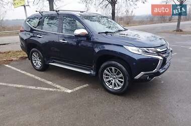 Внедорожник / Кроссовер Mitsubishi Pajero Sport 2017 в Киеве