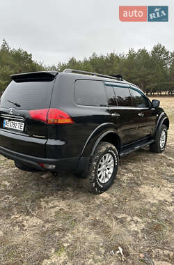 Внедорожник / Кроссовер Mitsubishi Pajero Sport 2010 в Изюме