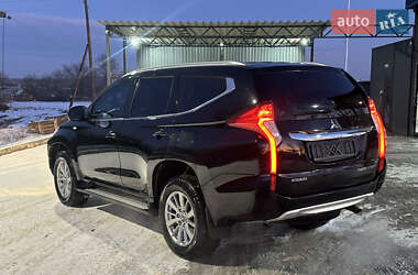 Внедорожник / Кроссовер Mitsubishi Pajero Sport 2016 в 