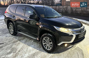 Внедорожник / Кроссовер Mitsubishi Pajero Sport 2016 в 