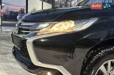 Внедорожник / Кроссовер Mitsubishi Pajero Sport 2016 в 