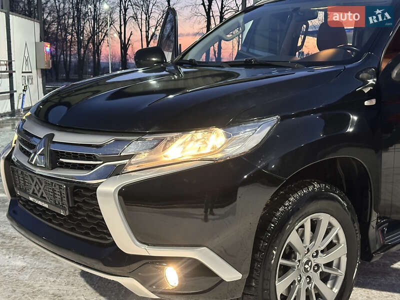 Внедорожник / Кроссовер Mitsubishi Pajero Sport 2016 в Тульчине